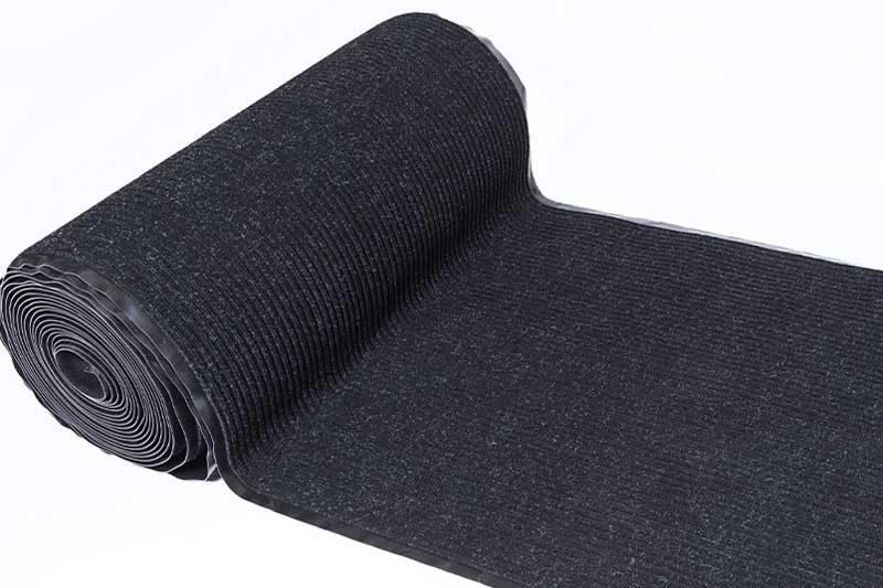 Черное ковровое покрытие